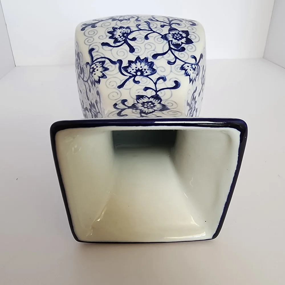 Chinoiserie-style Floral Pattern Vase - Picture 4 of 4